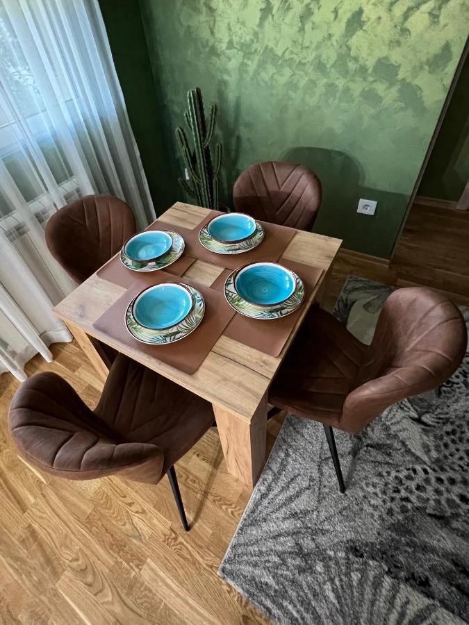 Jungle Lux Apartment Čačak Buitenkant foto