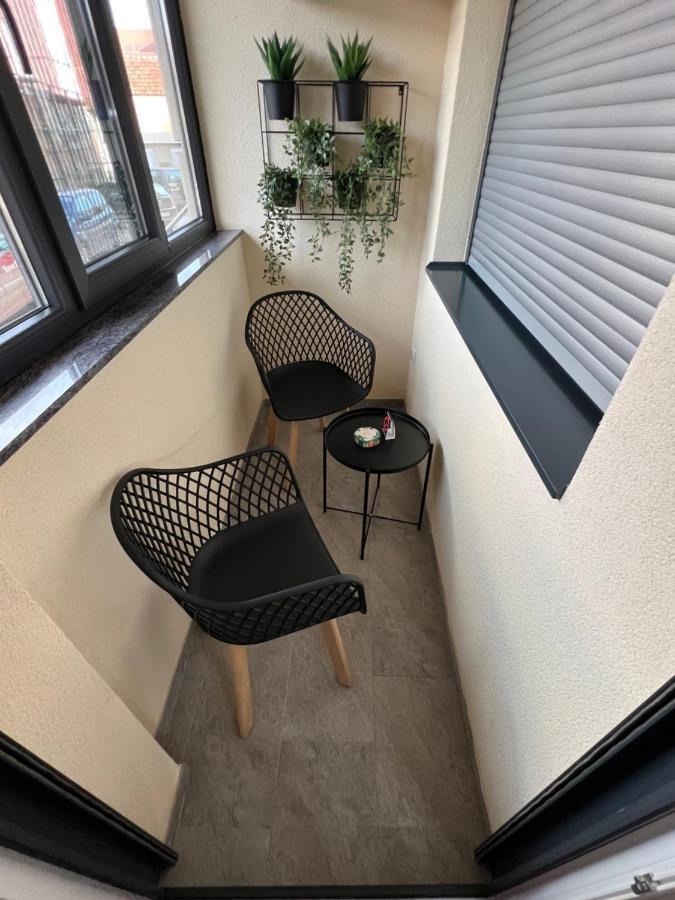 Jungle Lux Apartment Čačak Buitenkant foto